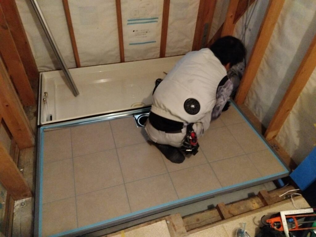 I様浴室施工中